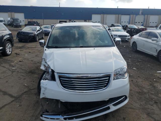 2C4RC1CGXFR522386 - 2015 CHRYSLER TOWN & COU TOURING L WHITE photo 5