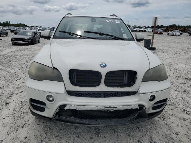 5UXZV4C57BL409927 - 2011 BMW X5 XDRIVE35I WHITE photo 5