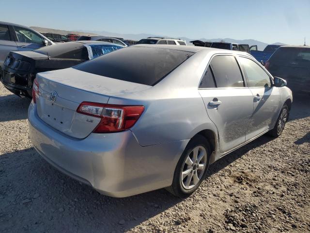 4T1BF1FK4CU580870 - 2012 TOYOTA CAMRY BASE Silber Foto 3
