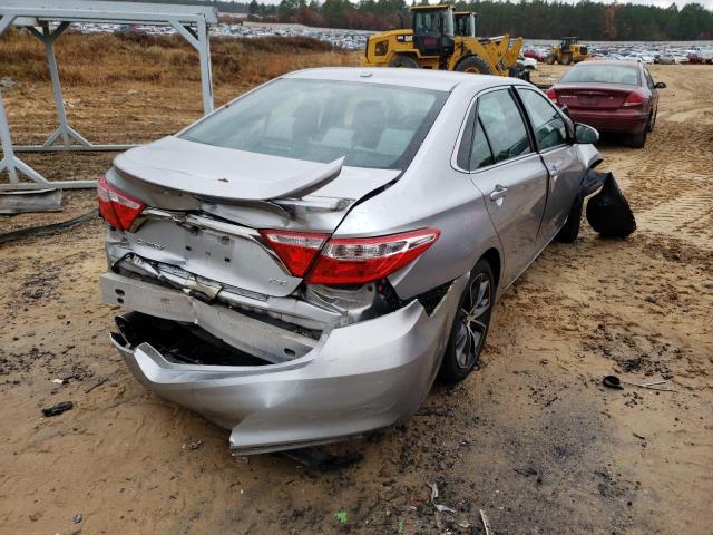 4T1BK1FK2FU027893 - 2015 TOYOTA CAMRY XSE SILVER photo 4