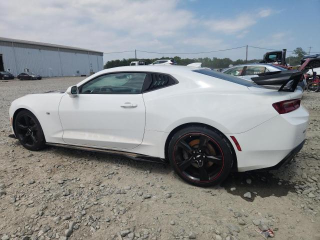 1G1FH1R73J0109720 - 2018 CHEVROLET CAMARO SS WHITE photo 2