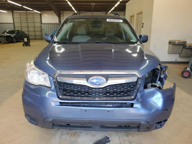 JF2SJADC9FH812232 - 2015 SUBARU FORESTER 2.5I PREMIUM BLUE photo 5