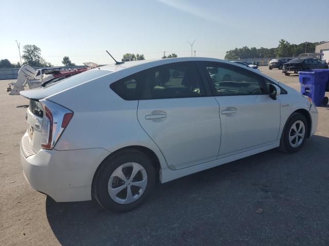 JTDKN3DU5F0454679 - 2015 TOYOTA PRIUS თეთრი ფოტო 3
