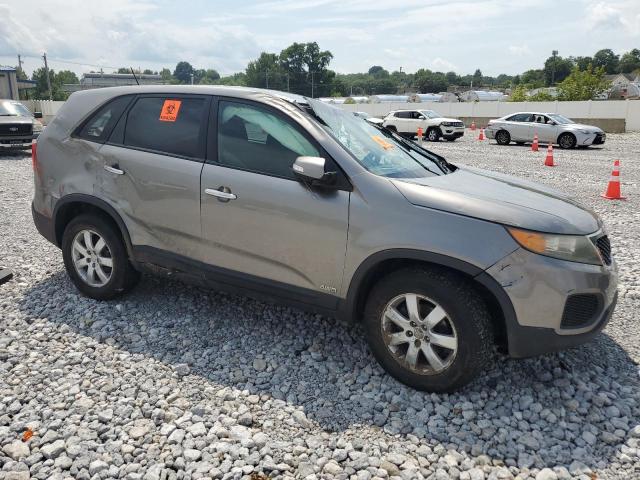 5XYKTCA13BG010950 - 2011 KIA SORENTO BASE GRAY photo 4