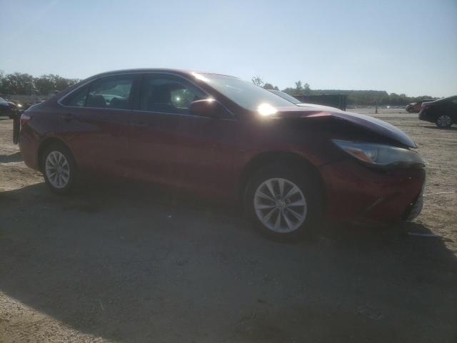 4T1BF1FK7FU982774 - 2015 TOYOTA CAMRY LE RED photo 4