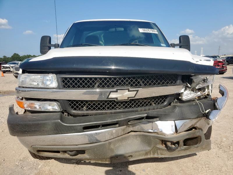1GCHC24U72Z262566 - 2002 CHEVROLET SILVERADO C2500 HEAVY DUTY WHITE photo 5