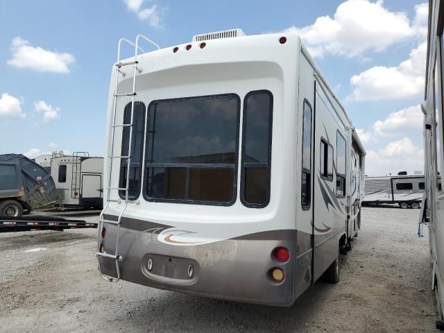 4YDF358236P580328 - 2006 KEYSTONE TRAILER WHITE photo 4