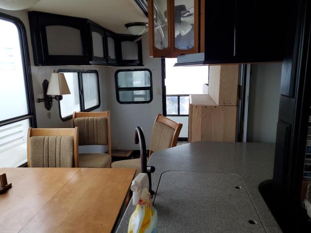 4YDF358236P580328 - 2006 KEYSTONE TRAILER WHITE photo 6