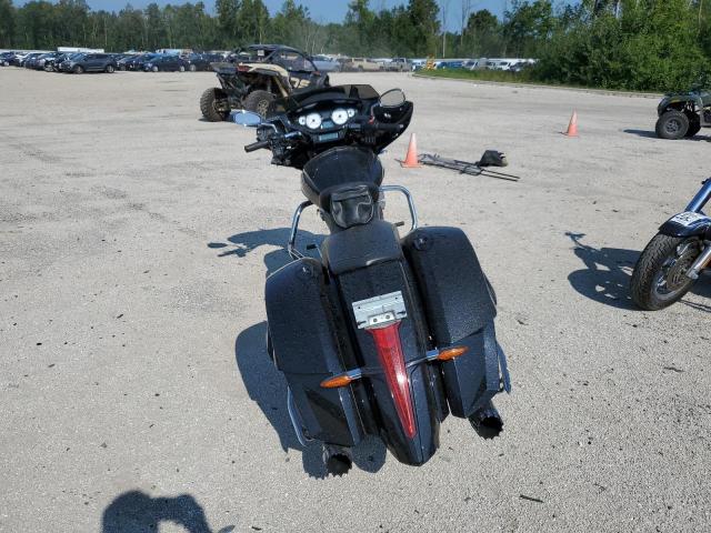 5VPYW36N0F3042148 - 2015 VICTORY MOTORCYCLES MAGNUM BLACK photo 4