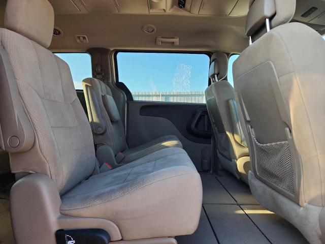 2A4RR5DG5BR675587 - 2011 CHRYSLER TOWN & COU TOURING TAN photo 11