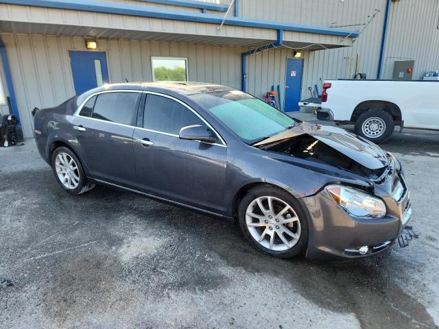 1G1ZE5E70AF322009 - 2010 CHEVROLET MALIBU LTZ Grau Foto 4