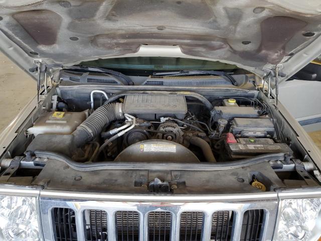 1J8HG48KX8C203864 - 2008 JEEP COMMANDER SPORT SILVER photo 11