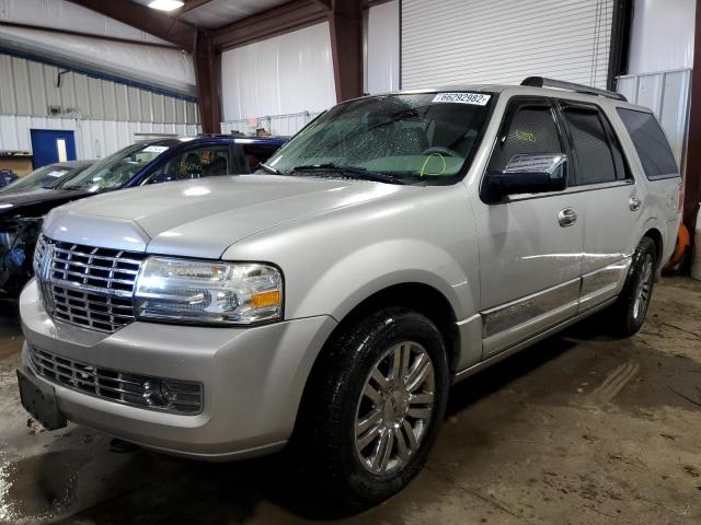 5LMFU285X7LJ19718 - 2007 LINCOLN NAVIGATOR SILVER photo 2