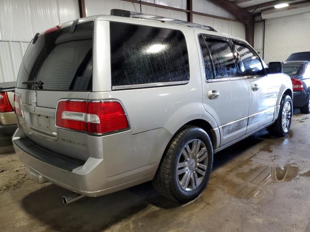 5LMFU285X7LJ19718 - 2007 LINCOLN NAVIGATOR SILVER photo 4