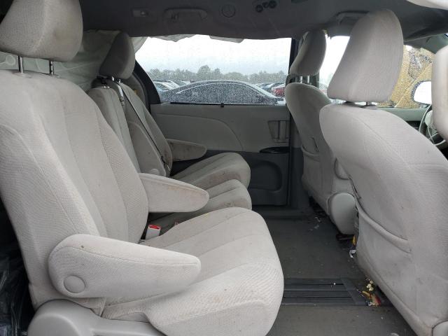 5TDKK3DC2CS181032 - 2012 TOYOTA SIENNA LE SILVER photo 11