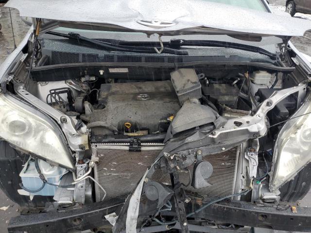 5TDKK3DC2CS181032 - 2012 TOYOTA SIENNA LE SILVER photo 12