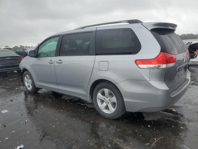 5TDKK3DC2CS181032 - 2012 TOYOTA SIENNA LE SILVER photo 2