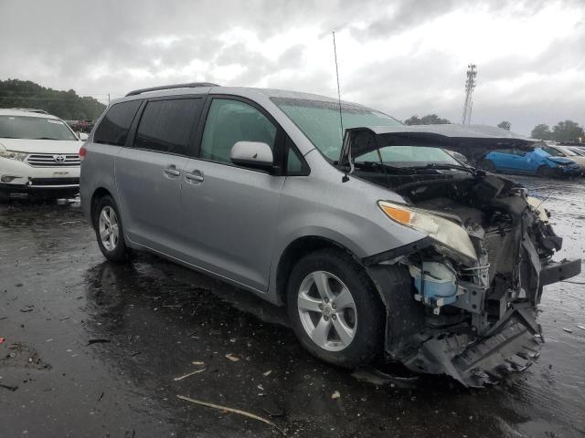 5TDKK3DC2CS181032 - 2012 TOYOTA SIENNA LE SILVER photo 4