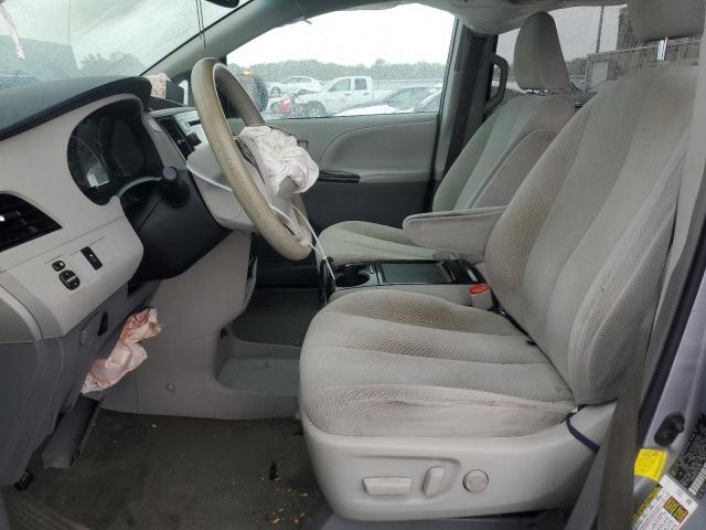 5TDKK3DC2CS181032 - 2012 TOYOTA SIENNA LE SILVER photo 7