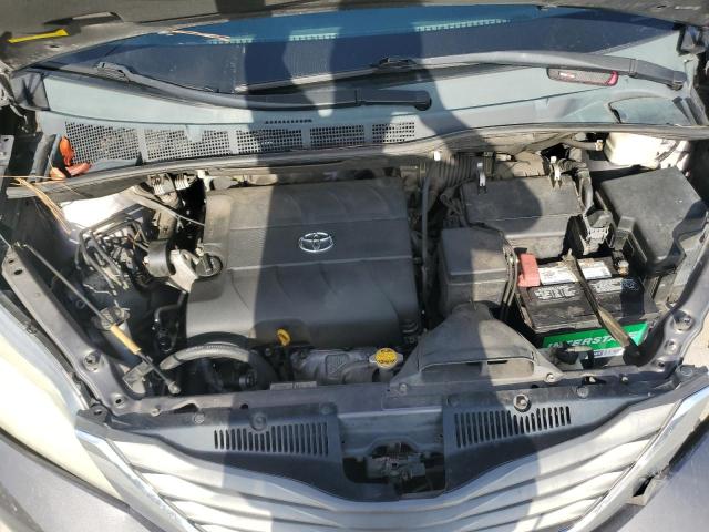 5TDYK3DC7CS220997 - 2012 TOYOTA SIENNA XLE SILVER photo 12