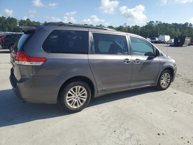 5TDYK3DC7CS220997 - 2012 TOYOTA SIENNA XLE SILVER photo 3