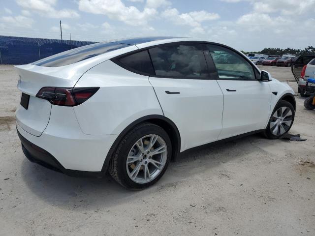7SAYGDED3RF046831 - 2024 TESLA MODEL Y WHITE photo 3