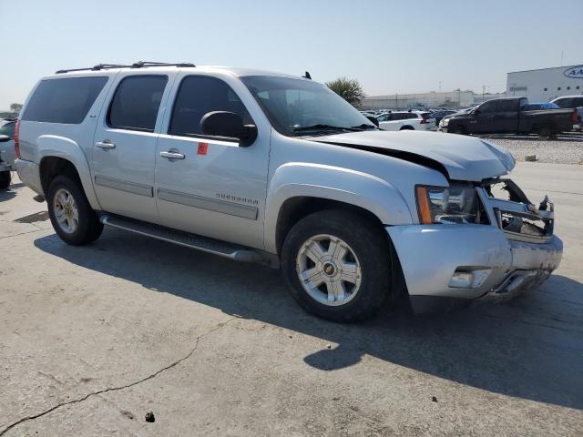 1GNSCJE04DR362307 - 2013 CHEVROLET SUBURBAN C1500 LT SILVER photo 4