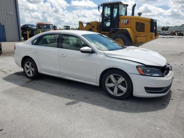 1VWBH7A36CC046919 - 2012 VOLKSWAGEN PASSAT SE თეთრი ფოტო 4