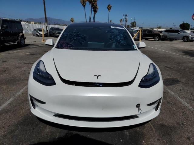 5YJ3E1EB8NF244924 - 2022 TESLA MODEL 3 أبيض صورة 5