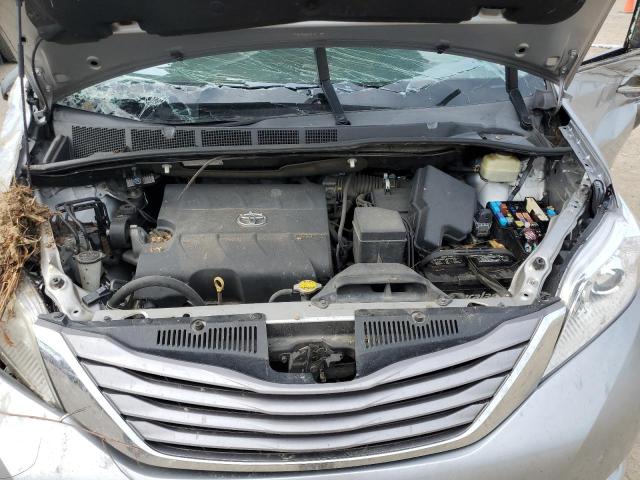 5TDYK3DC9GS749096 - 2016 TOYOTA SIENNA XLE SILVER photo 12