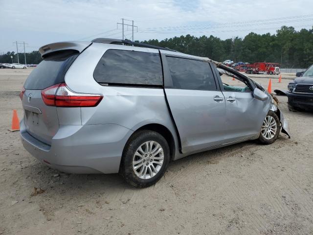 5TDYK3DC9GS749096 - 2016 TOYOTA SIENNA XLE SILVER photo 3