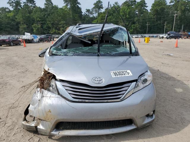 5TDYK3DC9GS749096 - 2016 TOYOTA SIENNA XLE SILVER photo 5