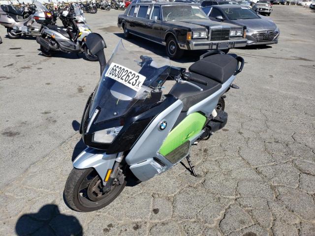 WB10C2304JZL08586 - 2018 BMW C EVOLUTIO Серебристый фото 2