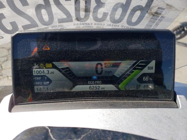 WB10C2304JZL08586 - 2018 BMW C EVOLUTIO Серебристый фото 8