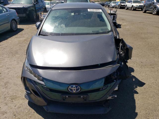 JTDKARFP5H3052104 - 2017 TOYOTA PRIUS PRIM 灰色 照片 5