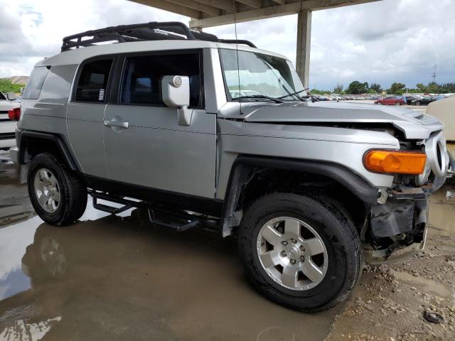 JTEZU11F870012973 - 2007 TOYOTA FJ CRUISER SILVER photo 4