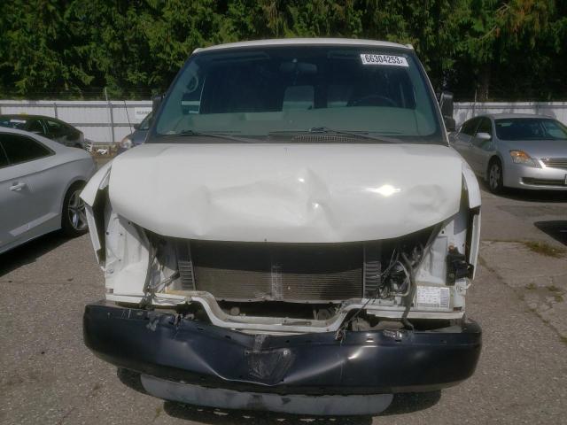 1GCGG29C781158070 - 2008 CHEVROLET EXPRESS G2 WHITE photo 5