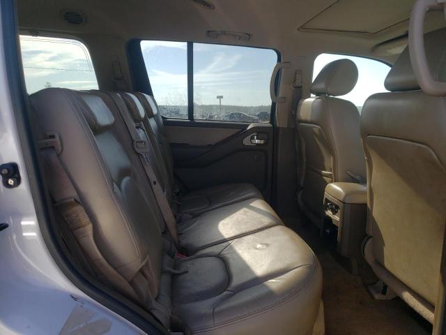 5N1AR18U66C639039 - 2006 NISSAN PATHFINDER LE WHITE photo 11
