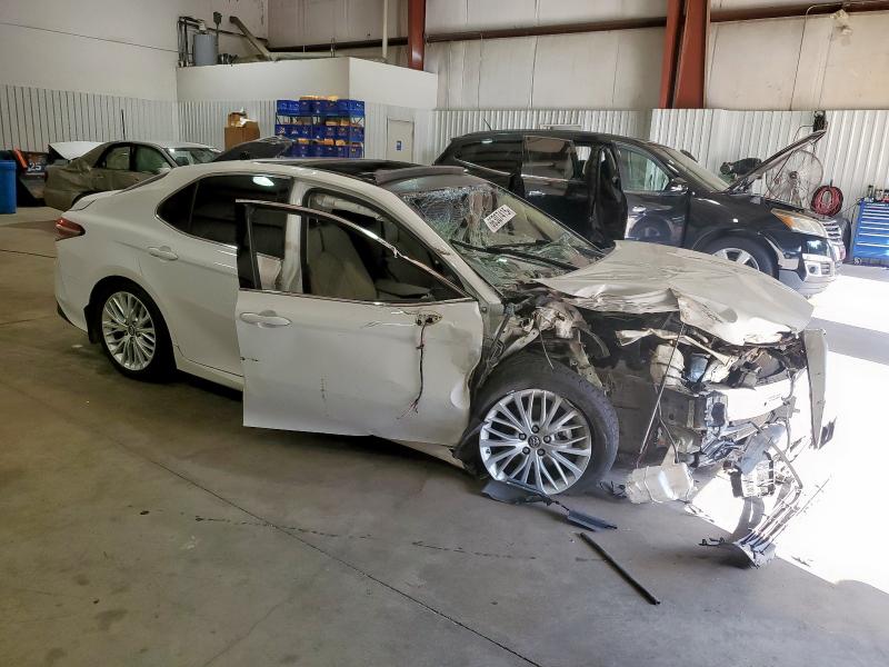 4T1B11HK2JU090579 - 2018 TOYOTA CAMRY L 白色 照片 4