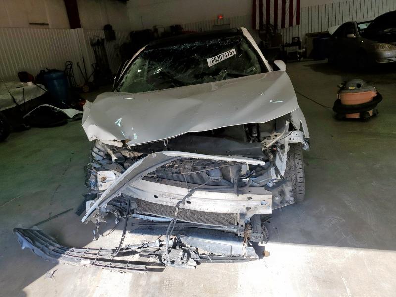 4T1B11HK2JU090579 - 2018 TOYOTA CAMRY L 白色 照片 5