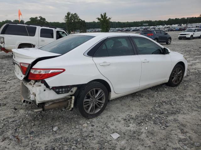 4T1BF1FK6GU121815 - 2016 TOYOTA CAMRY LE WHITE photo 3