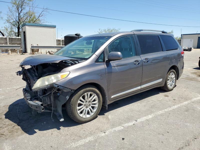 2011 TOYOTA SIENNA XLE, 