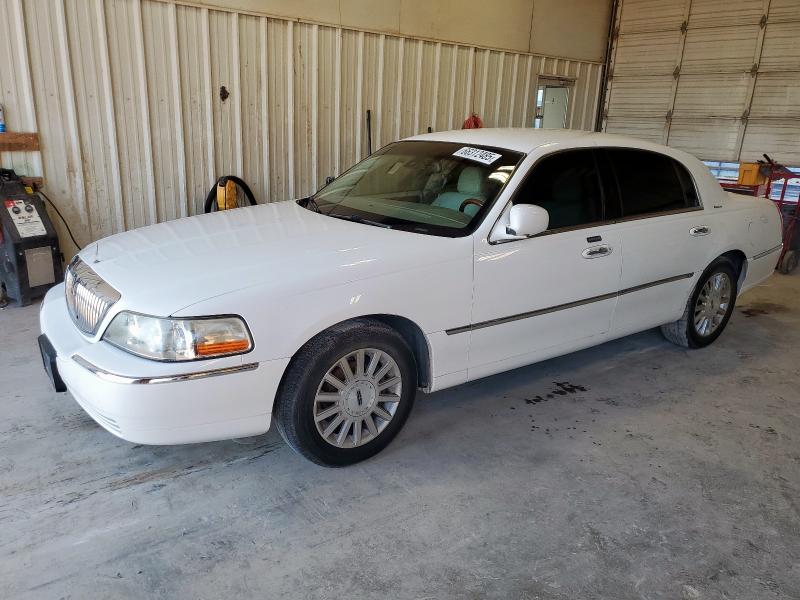 2003 LINCOLN TOWN CAR SIGNATURE, 