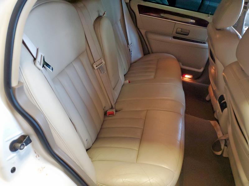 1LNHM82W13Y621403 - 2003 LINCOLN TOWN CAR SIGNATURE 白色 照片 10