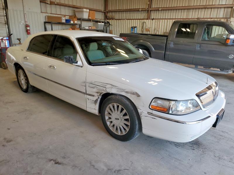 1LNHM82W13Y621403 - 2003 LINCOLN TOWN CAR SIGNATURE 白色 照片 4