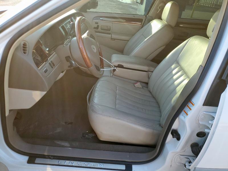 1LNHM82W13Y621403 - 2003 LINCOLN TOWN CAR SIGNATURE 白色 照片 7