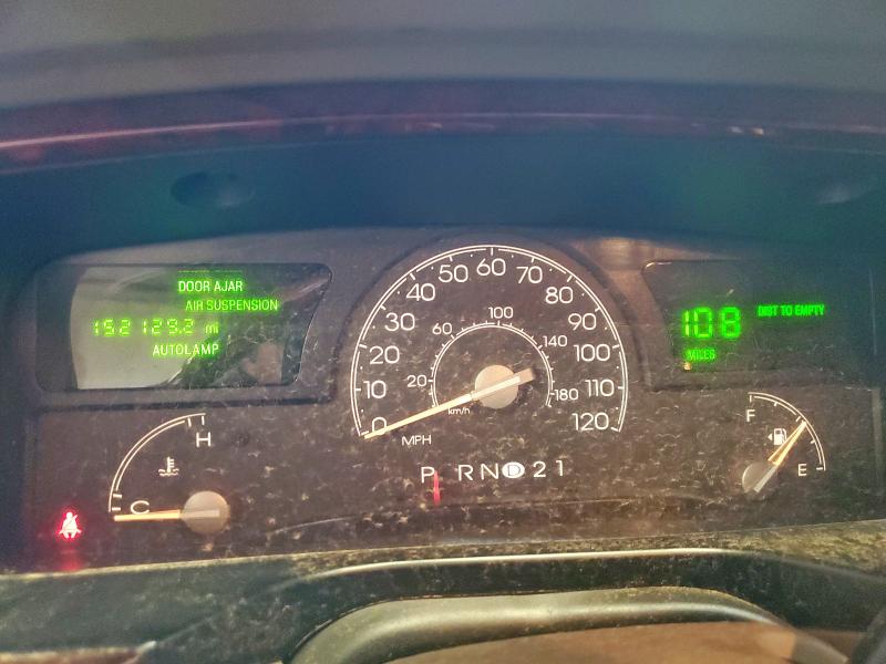 1LNHM82W13Y621403 - 2003 LINCOLN TOWN CAR SIGNATURE 白色 照片 9