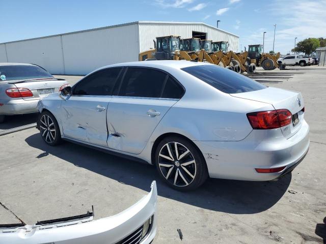 3VW4A7AJ3DM256826 - 2013 VOLKSWAGEN JETTA GLI Сріблястий фото 2