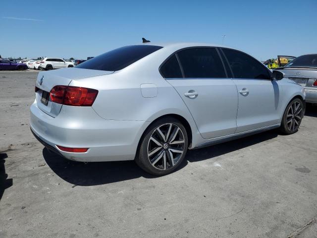 3VW4A7AJ3DM256826 - 2013 VOLKSWAGEN JETTA GLI Сріблястий фото 3