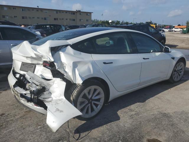5YJ3E1EA2NF370512 - 2022 TESLA MODEL 3 WHITE photo 3